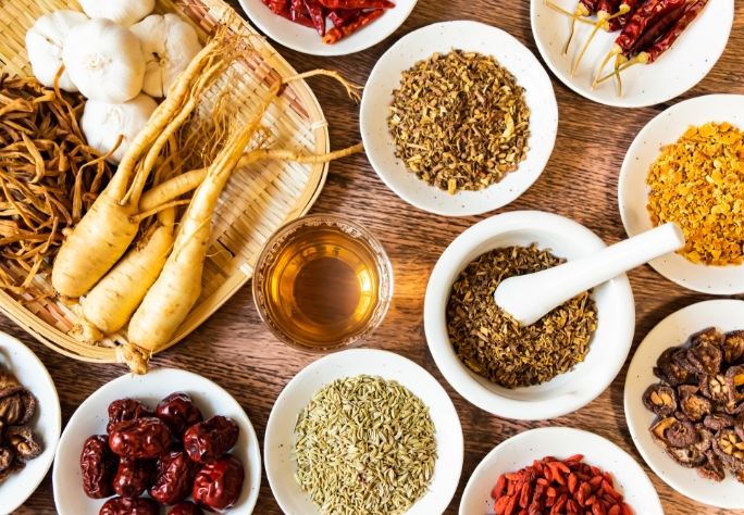 市販の漢方や「命の母」を飲む